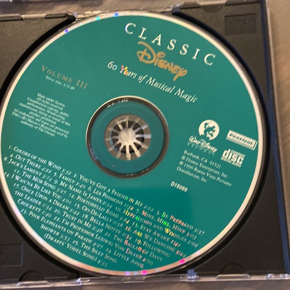 3 Classic Disney Majical music CDs - Picture 10 of 11